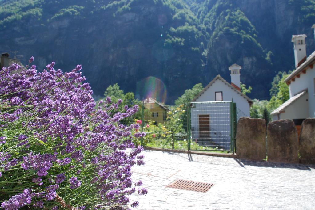 Ca' Del Borgo Hotel Cadarese Bagian luar foto